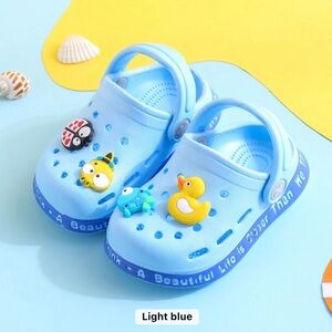 Comfortable and soft slippers for kids blue color.